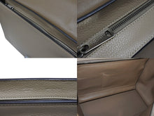 Load image into Gallery viewer, 極美品 CELINE セリーヌ ハンドバッグ 2WAY ショルダーバッグ トラペーズ ベージュ レザー シルバー金具 中古 4b006803