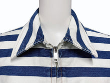 Load image into Gallery viewer, PRADA プラダ ロゴプレートボーダークロップドデニムジャケット GFB288 サイズ42 ホワイト ブルー 美品 中古 4b006947