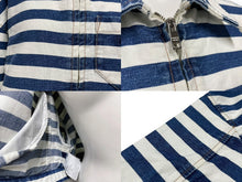 Load image into Gallery viewer, PRADA プラダ ロゴプレートボーダークロップドデニムジャケット GFB288 サイズ42 ホワイト ブルー 美品 中古 4b006947