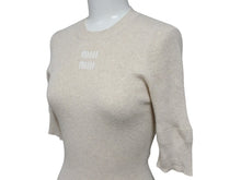 画像をギャラリービューアに読み込む, MIUMIU ミュウミュウ 23SS コットン ニットドレス MMA795 サイズ36S ベージュ リブニット ブランドロゴ 美品 中古 4b006948