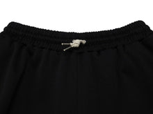 Load image into Gallery viewer, 極美品 CELINE セリーヌ ショーツ ショートパンツ 2Z144121O サイズL ブラック ポリエステル ロゴプリント 中古 4b006963