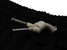 Load image into Gallery viewer, 極美品 CELINE セリーヌ ショーツ ショートパンツ 2Z144121O サイズL ブラック ポリエステル ロゴプリント 中古 4b006963