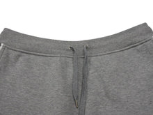 Load image into Gallery viewer, 極美品 HERMES エルメス カプセルスポーツショートパンツ サイドライン イタリア製 コットン グレー サイズL 中古 4b007168