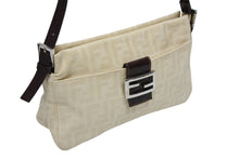 画像をギャラリービューアに読み込む, FENDI フェンディ マンマバケット ワンショルダーバッグ 222826566 ズッカ柄 ベージュ シルバー金具 美品 中古 4b007248