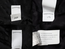 Load image into Gallery viewer, 極美品 CHROME HEARTS クロムハーツ STIFF FBRC スティッフ ファブリックダウンジャケット サイズXL クロスボールボタン カーキ 中古 4b010031