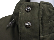 Load image into Gallery viewer, 極美品 CHROME HEARTS クロムハーツ STIFF FBRC スティッフ ファブリックダウンジャケット サイズXL クロスボールボタン カーキ 中古 4b010031