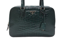 Load image into Gallery viewer, 極美品 PRADA プラダ ハンドバッグ トートバッグ トライアングルロゴ クロコダイル型押しレザー グリーン シルバー金具 中古 4b007331