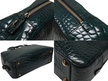 Load image into Gallery viewer, 極美品 PRADA プラダ ハンドバッグ トートバッグ トライアングルロゴ クロコダイル型押しレザー グリーン シルバー金具 中古 4b007331