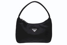 Load image into Gallery viewer, 極美品 Prada プラダ ミニハンドバッグ ワンハンドル レディース ネロ ブランド ロゴ ナイロン MV515 黒 ブラック 中古 4b0077337