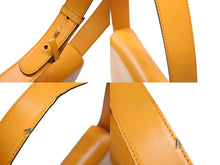 Load image into Gallery viewer, CELINE セリーヌ ワンショルダーバッグ ハンドバッグ MC96 イタリア製 レザー オレンジ ゴールド金具 美品 中古 4b007427