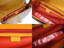 Load image into Gallery viewer, CELINE セリーヌ ワンショルダーバッグ ハンドバッグ MC96 イタリア製 レザー オレンジ ゴールド金具 美品 中古 4b007427