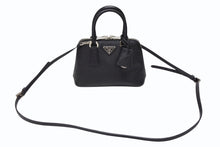Load image into Gallery viewer, 極美品 PRADA プラダ 2WAY ミニハンドバッグ ショルダーバッグ トライアングルロゴ ブラック シルバー金具 中古 4b007452