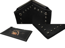 画像をギャラリービューアに読み込む, 極美品 Givenchy ジバンシー ロットワイラー スタッド クラッチバッグ ブラック レザー シルバー金具 中古 4b007465