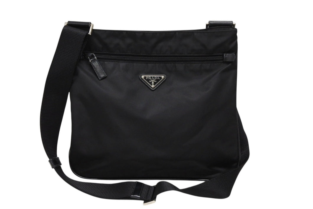 極美品 PRADA プラダ テスート サフィアーノ ショルダーバッグ 2VH563 ショルダーバッグ ナイロン ロゴプレート ネロ ブラック 中古 4b007467