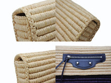 Load image into Gallery viewer, 極美品 BALENCIAGA バレンシアガ クラッチバッグ かごバッグ 002123 ラフィア レザー ベージュ パープル シルバー金具 中古 4b007484