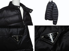 Load image into Gallery viewer, 極美品 PRADA プラダ トライアングルロゴ ダウンジャケット SGA462 ブラック ナイロン サイズ52 中古 4b007658