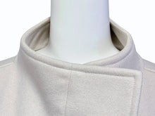 Load image into Gallery viewer, HERMES エルメス コート マルジェラ期 テーラードジャケット アウター レディース サイズ 40 カシミヤ ホワイト アイボリー 美品 中古 4b007703