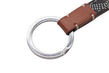 Load image into Gallery viewer, 極美品 GOYARD ゴヤールストラップ ヘリンボーン柄 フランス製 PVC レザー ブラック ブラウン シルバー金具 中古 4b007931