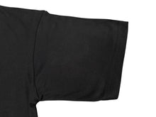 画像をギャラリービューアに読み込む, 新品未使用 VERDY x GUESS JEANS ヴェルディ ゲスジーンズ 25SS GIFT SHOP with FRIENDS Vick Tee Tシャツ ブラック サイズXL 中古 4b007974