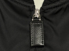 Load image into Gallery viewer, PRADA プラダ 22AW Re-Nylon PLATE LOGO BOMBER JACKET 三角プレートロゴ ナイロンボンバージャケット SGH038 R121 ブラック サイズ52 美品 中古 4b008055