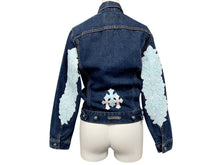 画像をギャラリービューアに読み込む, 極美品 CHROME HEARTS クロムハーツ × LEVI&#39;S リーバイス デニムジャケット フローラル クロスパッチ デニムジャケット サイズ10Y 中古 4b008137