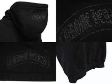 Load image into Gallery viewer, CHROME HEARTS クロムハーツ オールドモデル スクロールラベルロゴ プルオーバーフーディー パーカー サイズM ブラック 美品 中古 4b008150