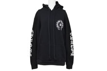 画像をギャラリービューアに読み込む, CHROME HEARTS クロムハーツ BELLA HD PLVR ベラハディッド イニシャル刺繍 ロゴプリント プルオーバーパーカーサイズM ブラック 美品 中古 4b008151