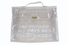 Load image into Gallery viewer, HERMES エルメス ビニールケリー 不思議の国 エルメスへの旅展 ハンドバッグ トートバッグ クリア 透明 ビニール ゴールド金具 美品 中古 4b008240