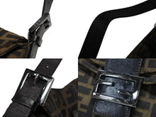 画像をギャラリービューアに読み込む, FENDI フェンディ マンマバケット ワンショルダーバッグ ズッカ柄 ブラウン キャンバス レザー シルバー金具 美品 中古 4b008283