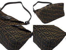 画像をギャラリービューアに読み込む, FENDI フェンディ マンマバケット ワンショルダーバッグ ズッカ柄 ブラウン キャンバス レザー シルバー金具 美品 中古 4b008283