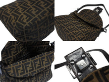 画像をギャラリービューアに読み込む, FENDI フェンディ マンマバケット ワンショルダーバッグ ズッカ柄 ブラウン キャンバス レザー シルバー金具 美品 中古 4b008283