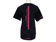 画像をギャラリービューアに読み込む, CHROME HEARTS クロムハーツ 半袖Tシャツ サイズS スクロールラベルロゴ プリント CHプラス ブラック ピンク 美品 中古 4b008284