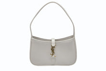 画像をギャラリービューアに読み込む, SAINT LAURENT サンローラン カサンドラロゴ ミニ ハンドバッグ 710318 2R20W ホワイト カーフスキン スウェード ゴールド金具 美品 中古 4b008292