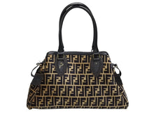 画像をギャラリービューアに読み込む, 新品同様 FENDI フェンディ ズッカ柄 ハンドバッグ AH10238 ベロア レザー ベージュ ブラック アンティークゴールド金具 中古 4b008344