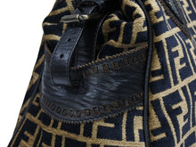 画像をギャラリービューアに読み込む, 新品同様 FENDI フェンディ ズッカ柄 ハンドバッグ AH10238 ベロア レザー ベージュ ブラック アンティークゴールド金具 中古 4b008344