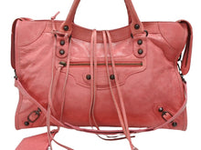 Load image into Gallery viewer, BALENCIAGA バレンシアガ ハンドバッグ 173084 ザジャイアントシティ ピンク レザー 付属ミラーあり 美品 中古 4b008359