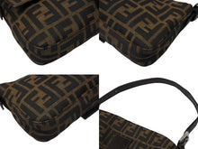 画像をギャラリービューアに読み込む, FENDI フェンディ マンマバケット ワンショルダーバッグ 26424 ズッカ柄 キャンバス レザー ブラウン シルバー金具 美品 中古 4b008370