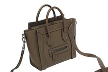 Load image into Gallery viewer, CELINE セリーヌ ハンドバッグ ショルダーバッグ 2way ラゲージナノショッパー カーフ メタルブラック金具 ベージュ 美品 中古 4b008495