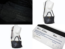 Load image into Gallery viewer, 極美品 PRADA プラダ ヴィテロダイノ 2WAY ハンドバッグ 1BA111 ブラック レザー ゴールド金具 中古 4b008637