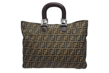 画像をギャラリービューアに読み込む, FENDI フェンディ ハンドバッグ トートバッグ ズッカ柄 26329 キャンバス レザー ブラウン シルバー金具 美品 中古 4b008638