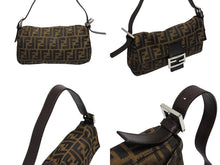 画像をギャラリービューアに読み込む, 極美品 FENDI フェンディ マンマバケット ワンショルダーバッグ 26424 ズッカ柄 キャンバス レザー ブラウン シルバー金具 中古 4b008639