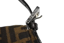 画像をギャラリービューアに読み込む, FENDI フェンディ マンマバケット ワンショルダーバッグ 26424 ズッカ柄 キャンバス レザー ブラウン シルバー金具 美品 中古 4b008660