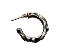 Load image into Gallery viewer, CHROME HEARTS クロムハーツ HOOPSCROOL スクロールフープ ピアス 片耳 97刻印 シルバー925 重量約3.8g 美品 中古 4b008758