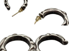 Load image into Gallery viewer, CHROME HEARTS クロムハーツ HOOPSCROOL スクロールフープ ピアス 片耳 97刻印 シルバー925 重量約3.8g 美品 中古 4b008758
