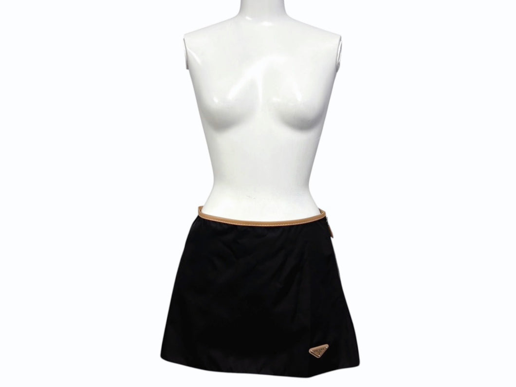 新品未使用 PRADA プラダ レザートリムミニスカート トライアングルロゴ 21H969 ナイロン ブラック ブラウン サイズ38 中古 4b008815