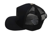 画像をギャラリービューアに読み込む, 新品未使用 CHROME HEARTS クロムハーツ TRUCKER CAP トラッカーキャップ セメタリーレザーパッチ メッシュキャップ ブラック 中古 4b008861