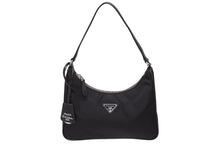 画像をギャラリービューアに読み込む, 極美品 PRADA プラダ ホーボー ワンショルダー RE-EDITION 2005 トライアングルロゴ ブラック ナイロン シルバー金具 1NE204 中古 4b008878