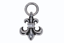 Load image into Gallery viewer, 極美品 CHROME HEARTS クロムハーツ BSフレア ペンダントトップ チャーム 重量約24.5g 3PD アフターダイヤ 宝石鑑別書 中古 4b008900