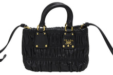 画像をギャラリービューアに読み込む, PRADA プラダ プリーツデザイン 2WAY ミニハンドバッグ ショルダーバッグ ロゴ レザー ブラック ゴールド金具 美品 中古 4b008959