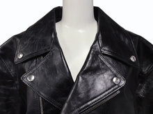 Load image into Gallery viewer, 極美品 CELINE セリーヌ ダブルライダースジャケット 2EK84132038 NO イタリア製 牛革 ブラック シルバー金具 サイズ56 中古 4b009029